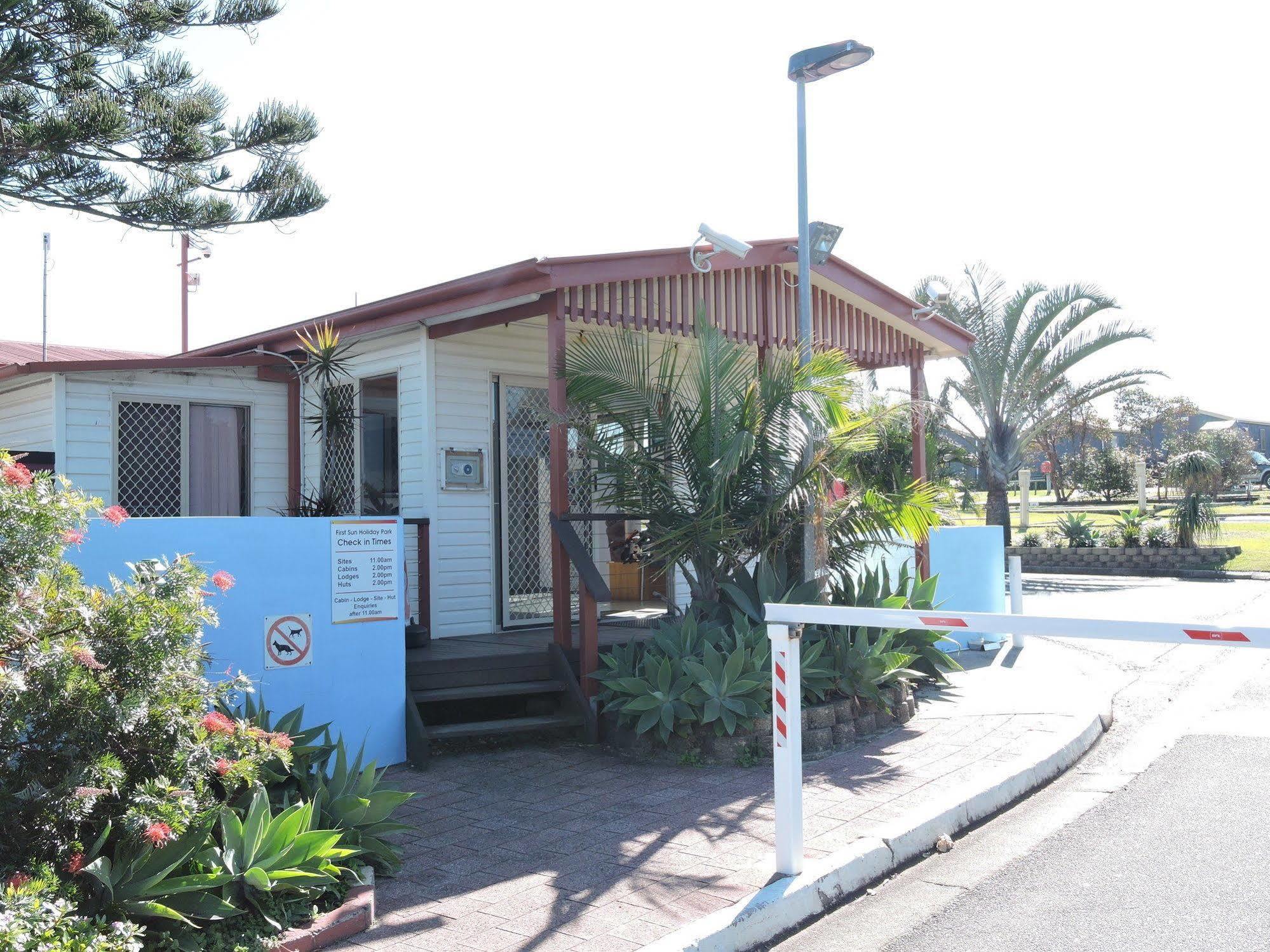 First Sun Holiday Park Байрън Бей Екстериор снимка