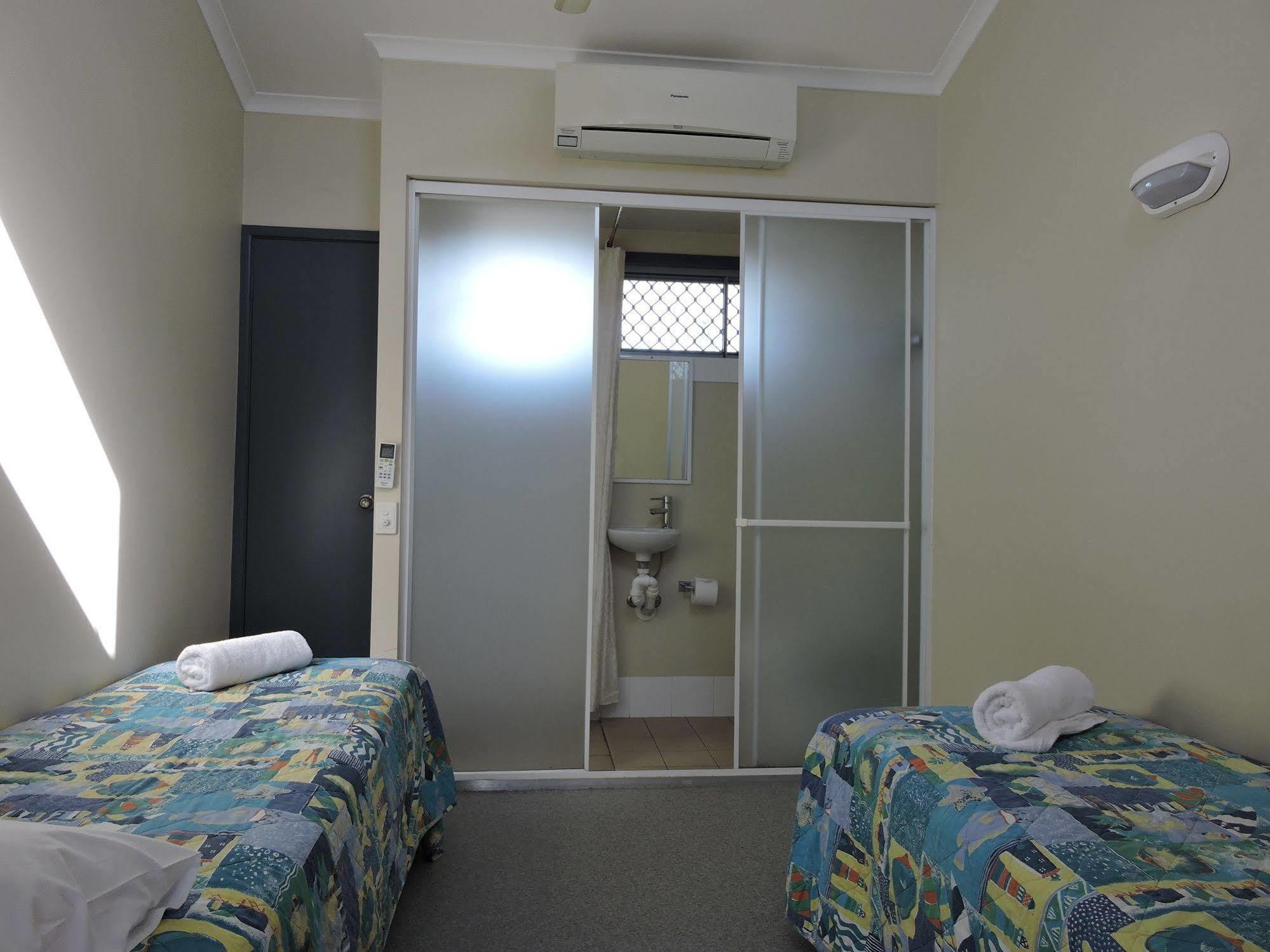 First Sun Holiday Park Байрън Бей Екстериор снимка