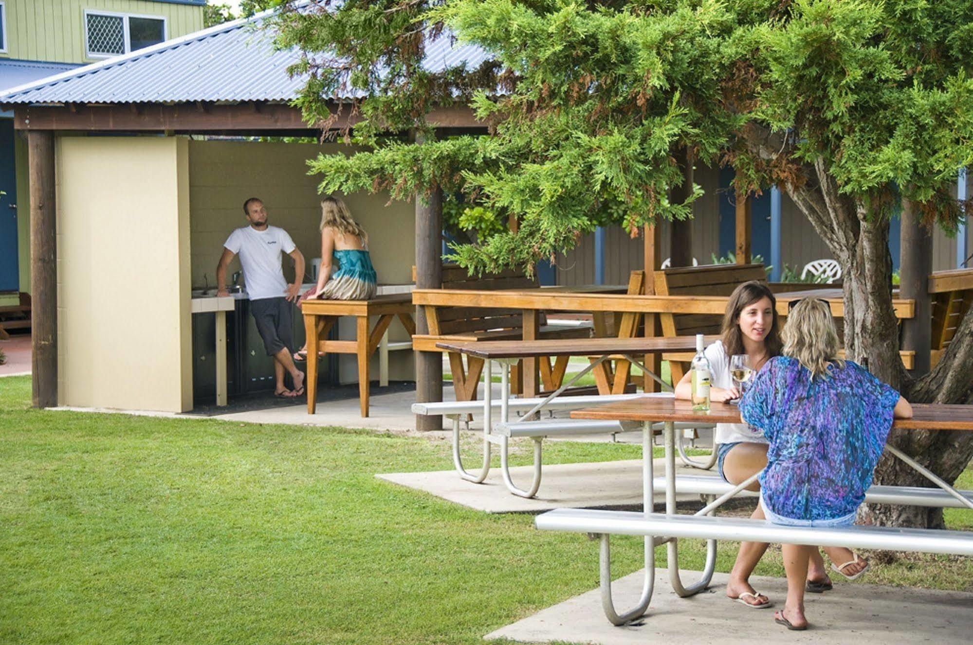 First Sun Holiday Park Байрън Бей Екстериор снимка